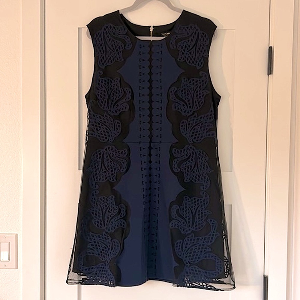 Juicy Couture Black Label flare blue/black Ponte Laser Cut sleeveless Dress